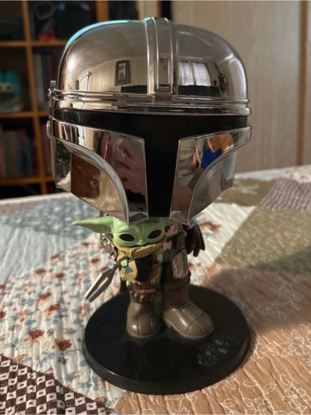 Funko Pop Star Wars 10-Inch mandalorian With the child #380 Chrome Vinyl Figure